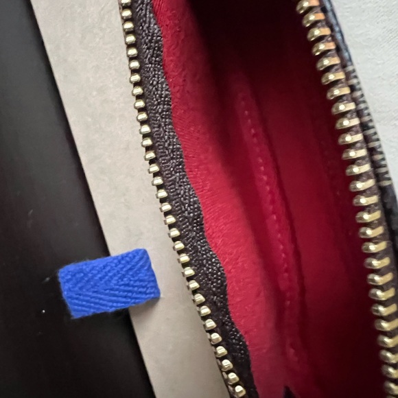 Louis Vuitton MINI POCHETTE ACCESSOIRES - Picture 8 of 9